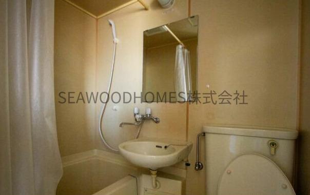 バス・シャワールーム　ユニットバスは丸ごと洗いでいつも清潔を保てます。