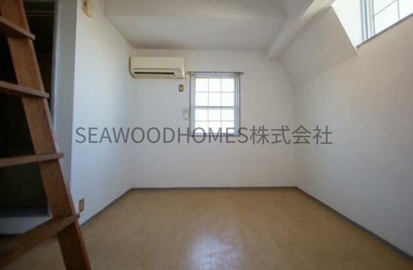 居室・リビング　３面採光で日の光をたくさん取り入れます。