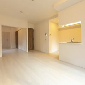 居室・リビング　※別部屋の参考写真です。