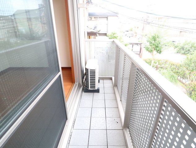 バルコニー　外からの目が気にならないバルコニーで洗濯物が干せます