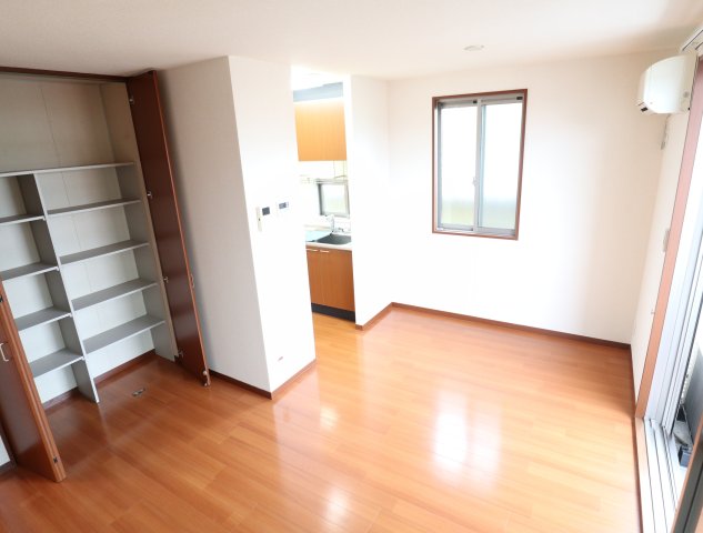 居室・リビング　ゆったりとした居間です