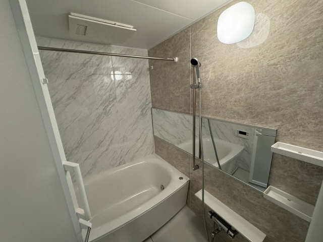 バス・シャワールーム　同型間取りの為現状を優先いたします。