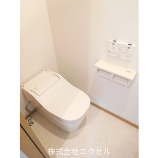 トイレ　温水洗浄便座です！