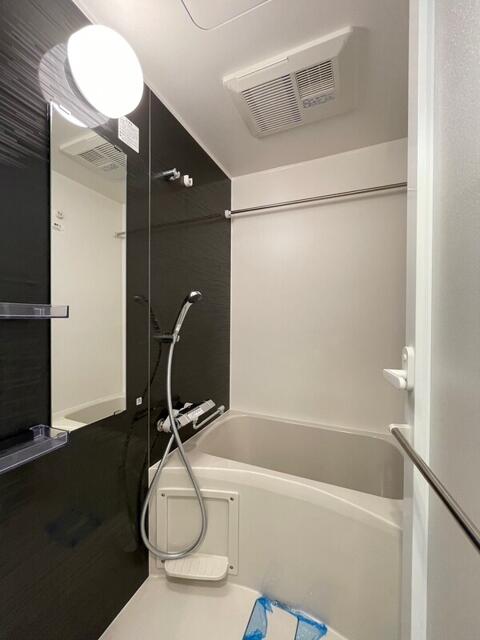 バス・シャワールーム　同物件別部屋写真