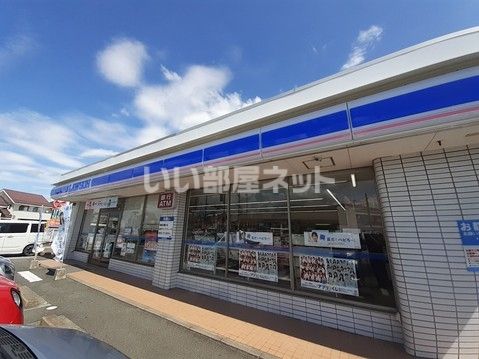 コンビニ　ローソン　瀬高（コンビニ）まで943m