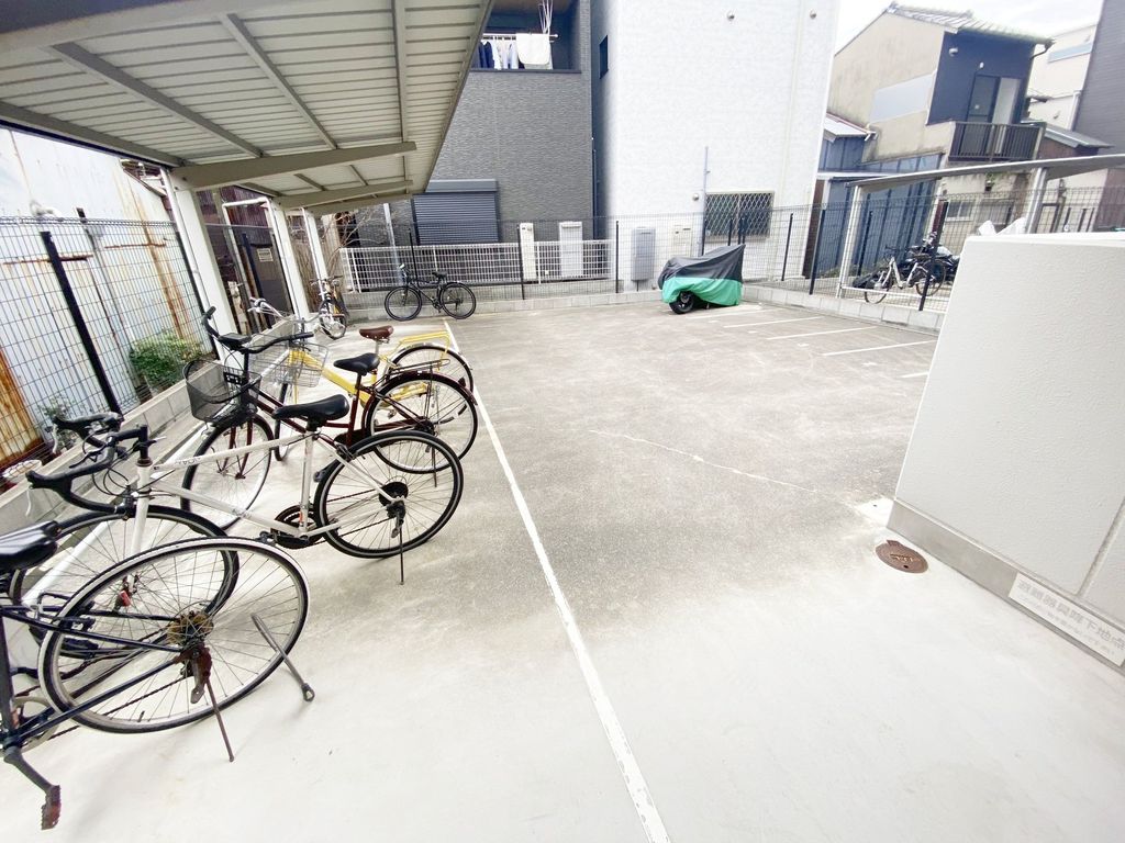 駐車場　駐車場