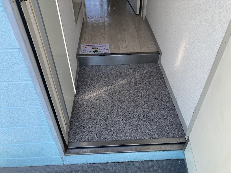 玄関　現況優先