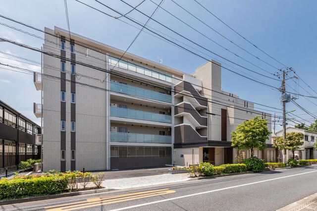 建物外観　鉄筋コンクリート造・総戸数は41戸です。