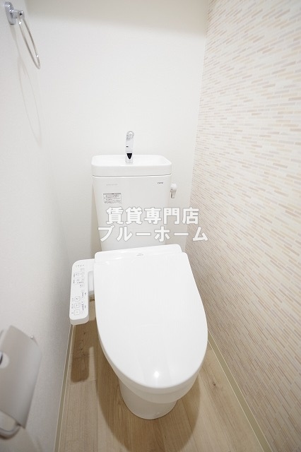 トイレ　温水洗浄便座付のトイレ！