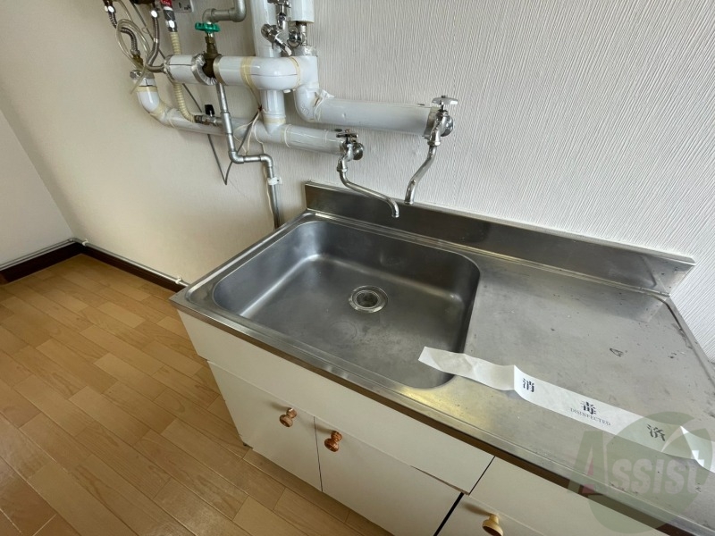 洗面設備　キッチンのシンクはピカピカで掃除意欲が湧いてきそう！