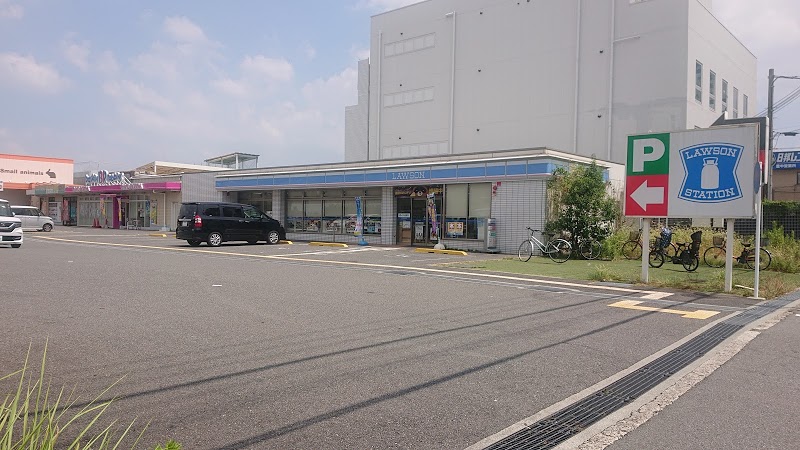コンビニ　ローソン内環豊中服部寿町店（コンビニ）まで636m