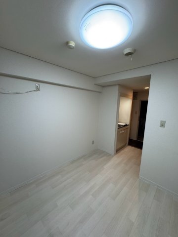 居室・リビング　白を基調とした明るい雰囲気の居室