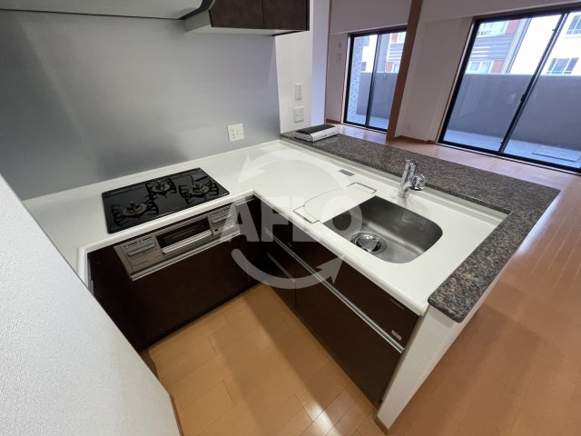 キッチン　リーガル岡崎橋　L字型システムキッチン
