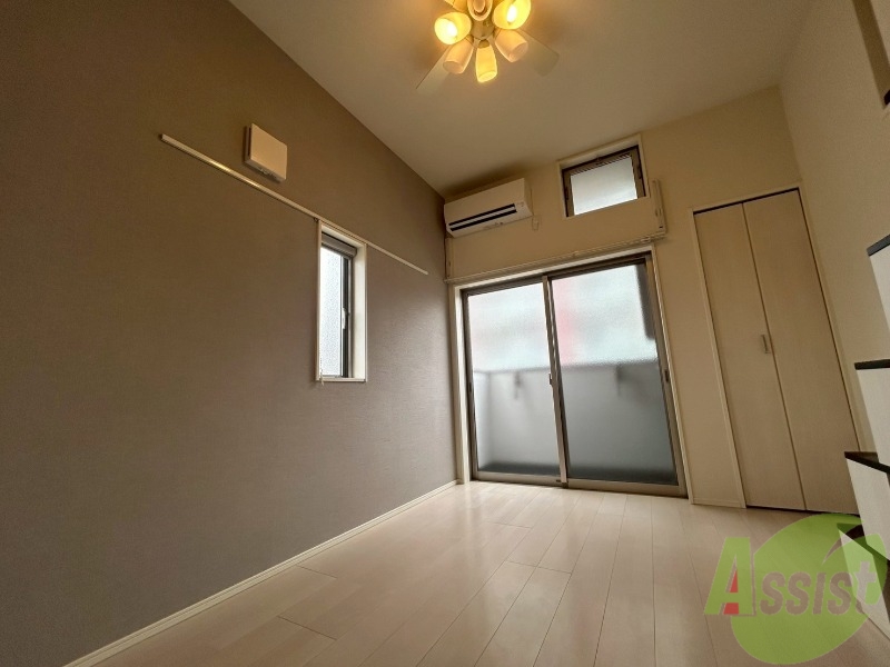 居室・リビング　６．０帖の洋室です。明るい雰囲気のあるお部屋です。