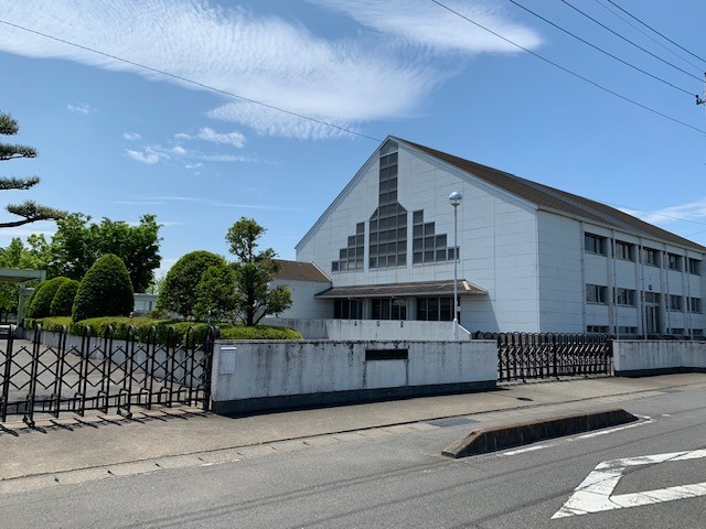 小学校　玉村町立芝根小学校（小学校）まで615m