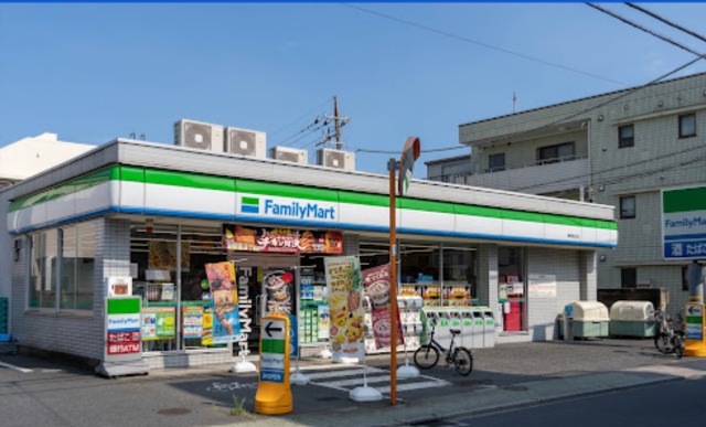 コンビニ　ファミリーマート練馬桜台店（コンビニ）まで564m
