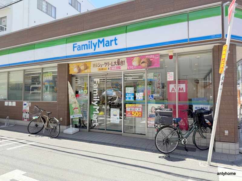 コンビニ　ファミリーマート Ｋ２梅田東店（コンビニ）まで204m