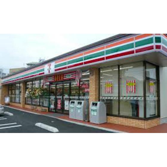 コンビニ　セブンイレブン津市垂水店（コンビニ）まで591m