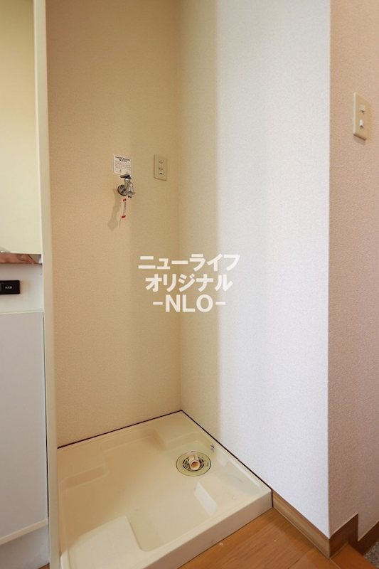 その他部屋・スペース　キッチン横に洗濯機置き場があります★