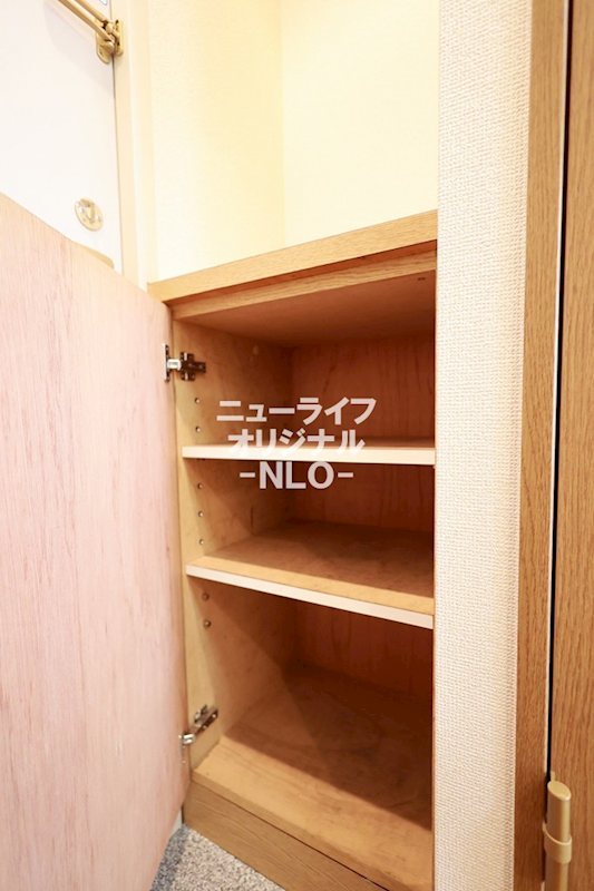 その他　シューズボックス　棚板は可動式です★