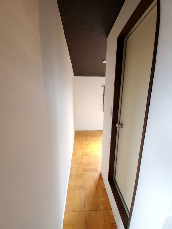 玄関　※同タイプ301号室の参考写真です★（実際のお部屋とは異なり