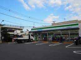 コンビニ　ファミリーマート 世田谷松葉通り店（コンビニ）まで544m