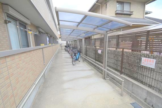 駐車場　あなたの大事な自転車も安心してとめることができますね。