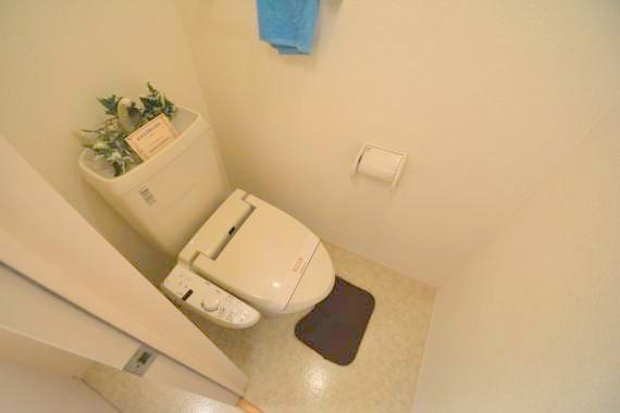 トイレ　綺麗なトイレにはウォシュレット標準装備です。