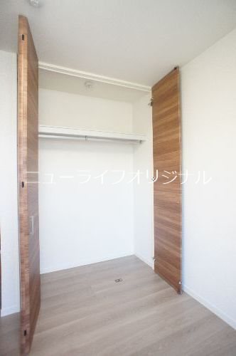 収納　仕切りがなく、丈の長いお洋服も収納できます♪