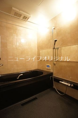 バス・シャワールーム　追焚機能はもちろん浴室乾燥機付きです！