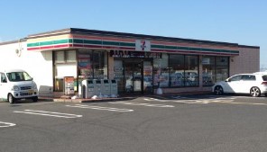 コンビニ　セブン－イレブン　秦荘安孫子店（コンビニ）まで800m