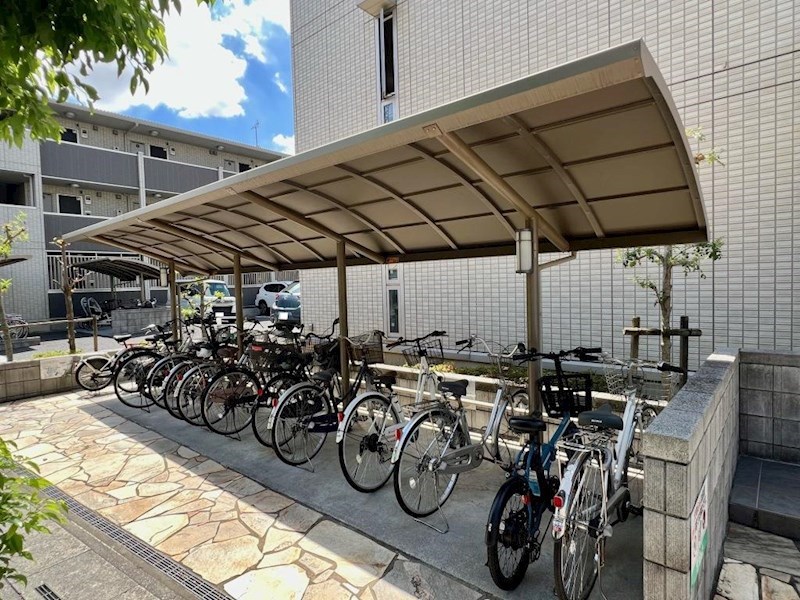 その他共有部分　屋根付きの駐輪場