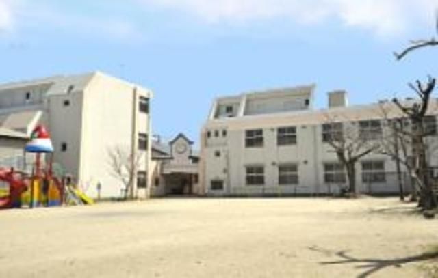 幼稚園・保育園　みかさ幼稚園（幼稚園・保育園）まで862m