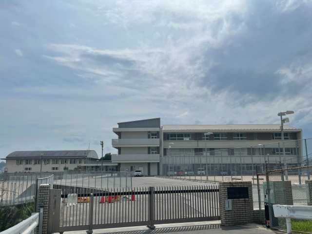 中学校　府中町立府中中学校（中学校）まで1200m