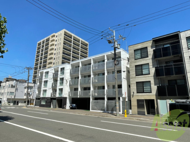 建物外観　札幌市北区北１３条西「シュア・コート北１３」