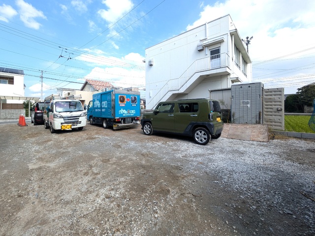 駐車場　建築中
