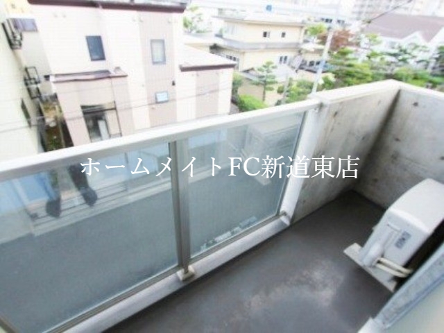 バルコニー　ベランダ