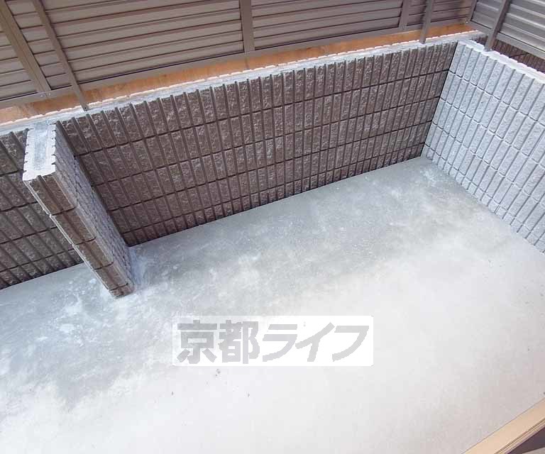 バルコニー　広々としたバルコニーです。