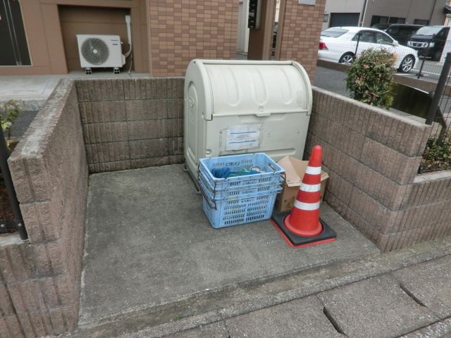 その他共有部分　敷地内のごみ置き場です