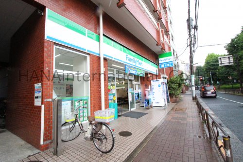 コンビニ　ファミリーマート 小石川ゆたて坂店（コンビニ）まで276m