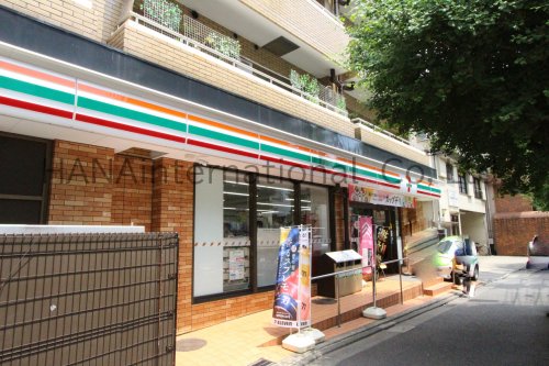 コンビニ　セブンイレブン 文京植物園前店（コンビニ）まで496m