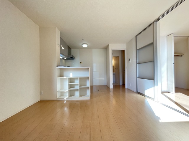 居室・リビング　別部屋参考写真です