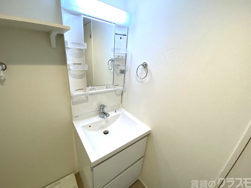 洗面設備　独立洗面台で朝の身だしなみもバッチリ♪
