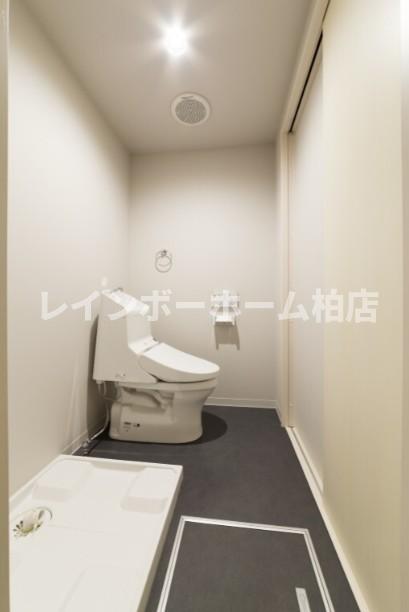 トイレ　温水洗浄トイレです