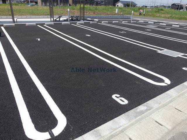 駐車場　駐車場