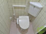 トイレ　ウォシュレット機能がついたトイレです。安心して使用できますね