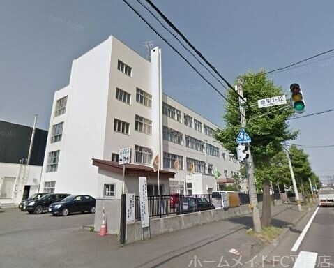 小学校　札幌市立東園小学校（小学校）まで807m