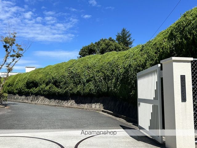 高校・高専　筑紫高等学校（高校・高専）まで166m