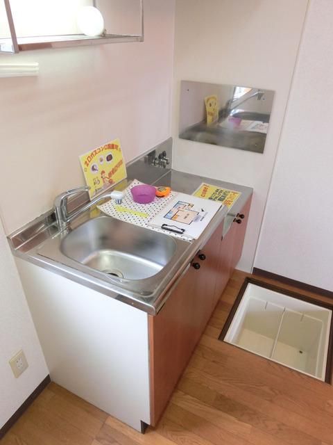 キッチン　２口コンロ設置可 換気窓付き