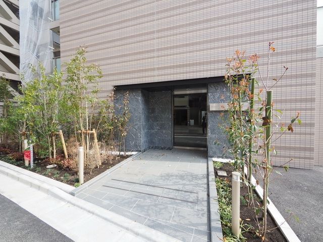 エントランス　駐車場